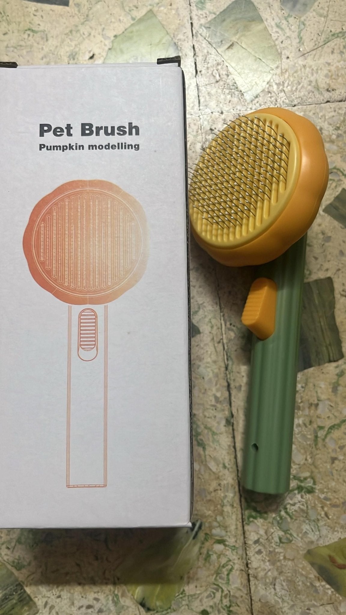 Self Cleaning Dog & Cat Comb - Wishlect