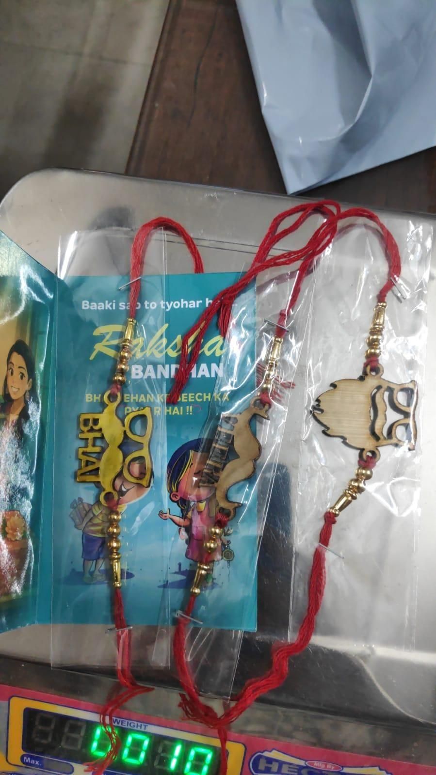 Best Bhai in the Galaxy Bottle with 3 Rakhis - Wishlect