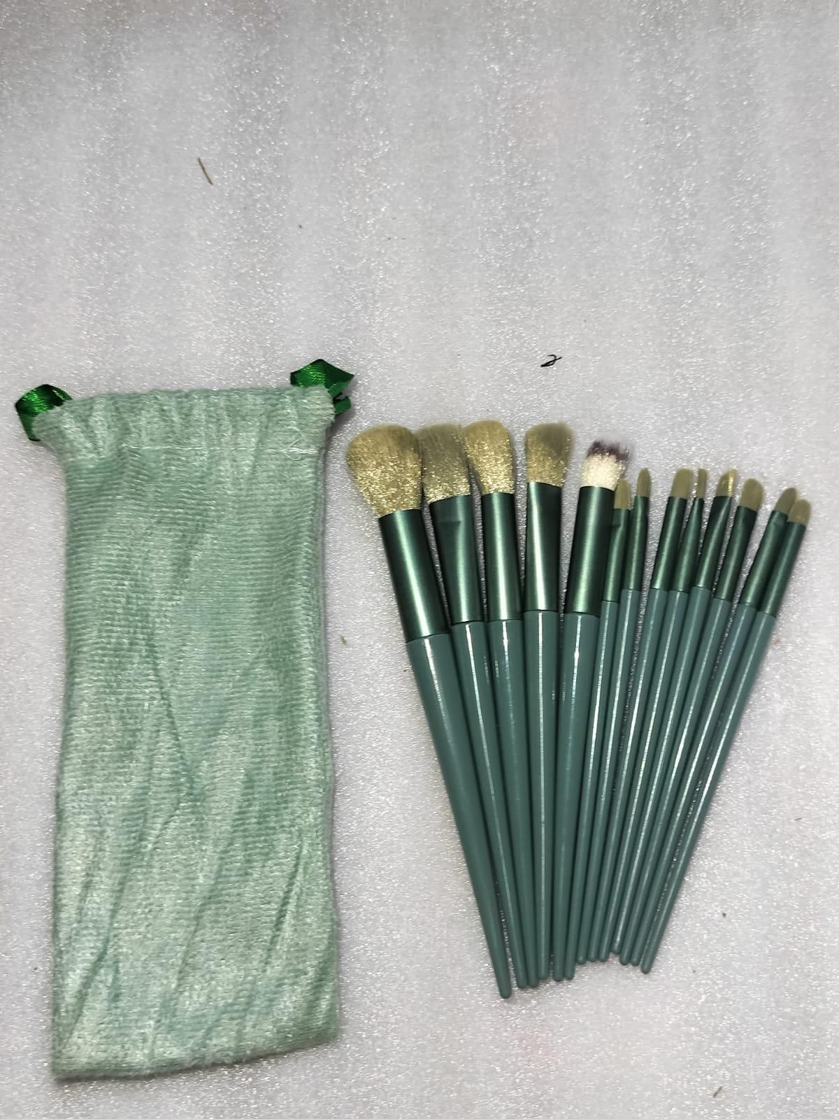 13 Pcs Makeup Brush with Pouch Set - Wishlect
