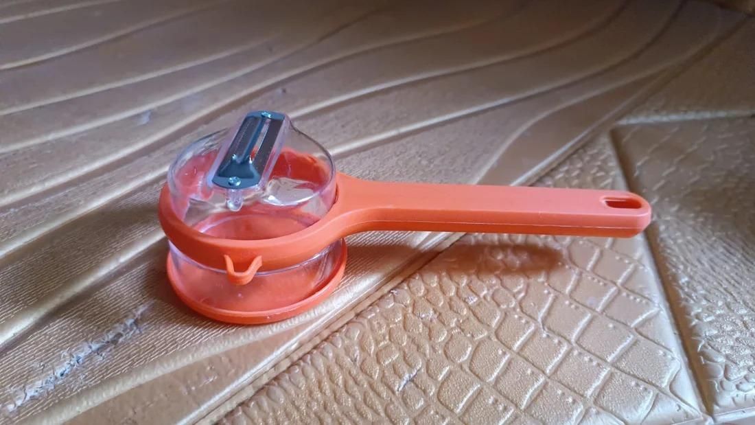 Peeler With Storage Box - Wishlect